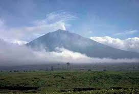 Hasil gambar untuk puncak Gunung Rantemario