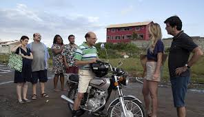 Filme da 'Sessão da Tarde' hoje: feriado na praia vira desastre em comédia brasileira