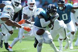 Jaguars stumble in 2nd half as fumble helps pave way to 20-17 loss at Miami