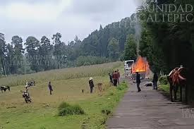 Explosión de camioneta con pirotecnia deja un muerto y seis heridos en Temascaltepec, Edomex