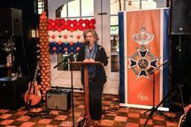 Oranjeborrel brengt gedecoreerden Hof van Twente samen