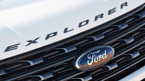 Ford Motor News: Ford Explorer Roof Trim Flying Off – A Safety Crisis or a Billion-Dollar PR Disaster?