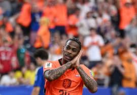 Al Hilal ganha disputa por destaque da Holanda na Copa do Mundo