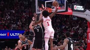 Rockets’ Thompson puts Kornet on a poster with vicious one-handed slam