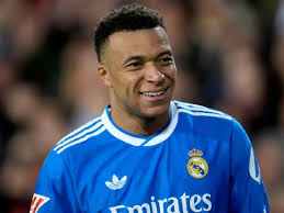 Faut-il prendre le risque de titulariser Mbappé au derbi ?