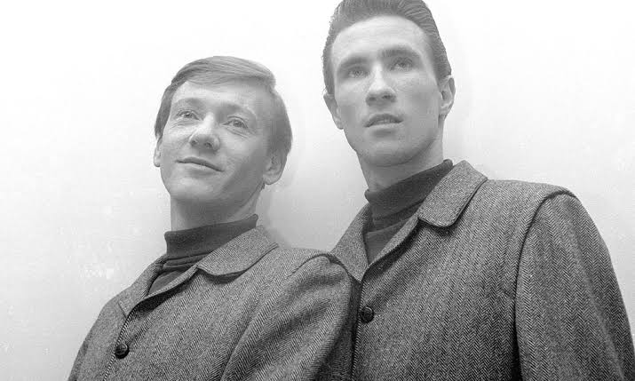 The Righteous Brothers - Vocal Pop Duo | uDiscover Music