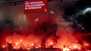Ajax Draw Against Heerenveen: Match Halted Due to Fireworks Tribute