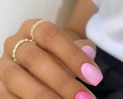 Hình ảnh về Pink nails with glitter