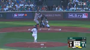 Drew Gilbert's Wild Dash: How a Single and an Error Ignited the Mariners' Rally Against the Giants