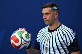 La búsqueda de Dibu Martínez: una atajada para cambiar su Mundial y volver a sentirse decisivo