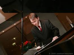 Pianist Berlin | Barpianist Leonhard Baumert | Piano Live Musik