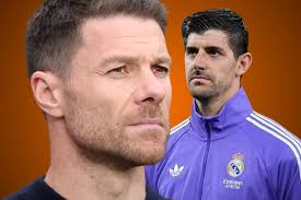 Xabi Alonso makes it very clear to Thibaut Courtois for the final: 'Don't let it happen again'