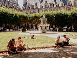 (S+) Warum zahlen Franzosen weniger für Gesundheit – und leben länger?