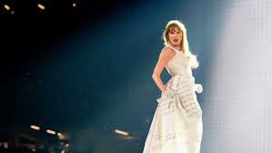 Taylor Swift dazzles for thousands at second New Orleans concert