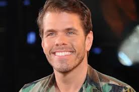 Perez Hilton provoca movilización policial tras alarmante transmisión en vivo en TikTok
