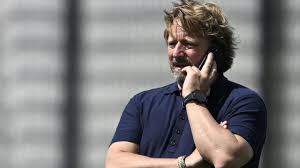 'Mislintat ontslagen bij Düsseldorf' • Ajax neemt voetbalster Knol over van Twente