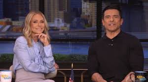Did Kelly Ripa Address Surgery Recovery During 'Live' Return?