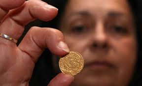 Mumbai: The World Gold Council (WGC), in partnership with India Post and Reliance Money, is offering consumers a price reduction of 7 per cent on daily ... - gold%2520coin_0