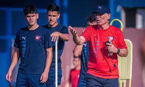 ¡Mueve sus fichas! El equipo que perfila Ariel Holan para enfrentar a Palmeiras
