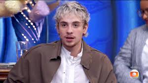 Domingão exibe reencontro de Juliano Floss com Marina Sena e o assusta: "Câmera no quarto"