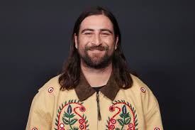 Noah Kahan offering ‘front porch’ tickets to select fans for affordable price ahead of presale