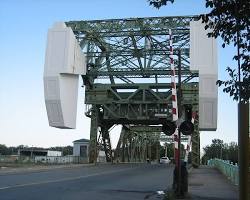 Image of Cherry Street Strauss Trunnion Bascule Bridge