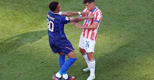 Mbappé: calentura con Andrés Cubas, insulto argentino a Junior Alonso y tangana en el cooling break