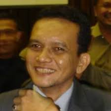 Jakarta - Lama tidak terlihat, Al Amin Nasution kembali menampakkan dirinya di KPK. Mantan anggota Dewan tersebut akan diperiksa dalam kasus korupsi ... - al-aminDLM