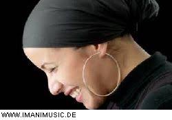Sahira Awad, de 27 años, cantautora berlinesa palestina. - sahira04-10-072500