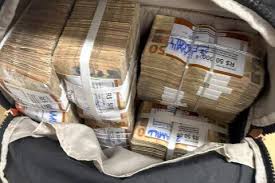 Filha da deputada Soraya Santos (PL) estava com os R$ 600 mil apreendidos pela PF