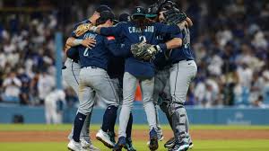 J.P. Crawford's play to first secures Mariners' win