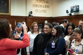 Lenia Batres