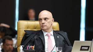 Moraes e esposa acionam Justiça contra Alessandro Vieira por danos morais