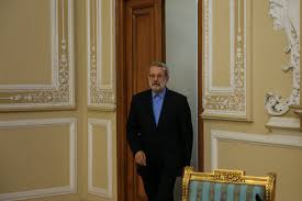 ببینید | تصاویری از حضور شهید لاریجانی در منزل شهید حاج رمضان