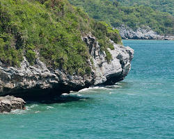 Image of scenic view of Sriracha with the sea and islands in the background