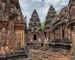 The pink sandstone carvings of Banteay Srei temple