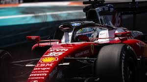 Leclerc y Ferrari 'vuelan' en Miami; Sainz mejora y Alonso, a sufrir