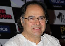 Veteran actor Farooque Sheikh praises changes in the film industry and the theatre world. He says this is a happy time to be in the movie business and adds ... - farooquesheikhnewstill-big