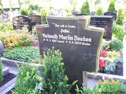 Grab von Helmuth Martin Doeden (06.07.1921-02.04.2001), Friedhof ...