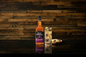 Evan Williams Blackberry Bourbon: The New Buzz in Flavoured Whiskey