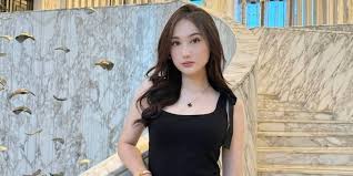Sosok Laura Moane, Artis Muda yang Ramai Dibicarakan di Tengah Pernikahan Al Ghazali - Kompas.com