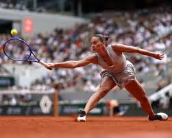 French Open 2026: Kostyuk v Swiatek, Jodar v Carreño Busta, and more on day eight – live