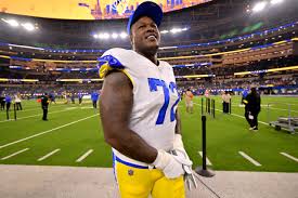 Commanders To Sign T D.J. Humphries