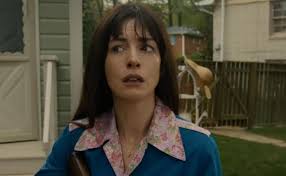 Dinosaurios irrumpen en la vida de una familia en “The End of Oak Street”