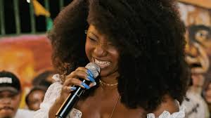 Morre a sambista Adriana Araújo, aos 49 anos