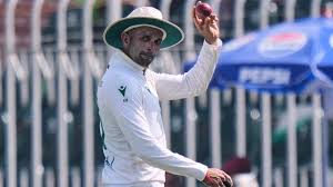 Maharaj takes 7 wickets as South Africa dismisses Pakistan for 333 in 2nd cricket test