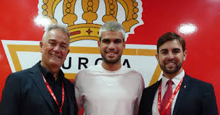 Carlos Alcaraz hará esta noche el saque de honor en el partido de copa entre el Real Murcia y el Betis