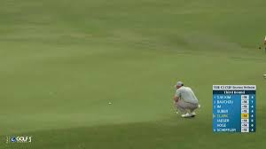 Clark gets bloody nose on No. 5, sinks birdie putt moments later