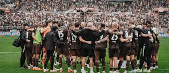 Topspiel am Millerntor: Kiezkicker wollen gegen starke Wölfe bestehen — FC St. Pauli