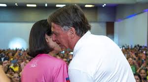 Os recados enviados por Bolsonaro a aliados para preservar Michelle
